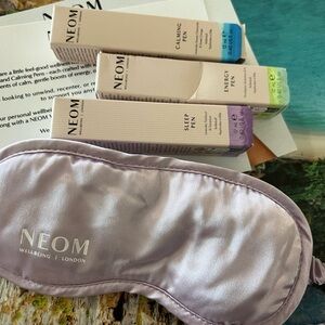 4 NEOM Lavender Sleep Mask and Pen Set